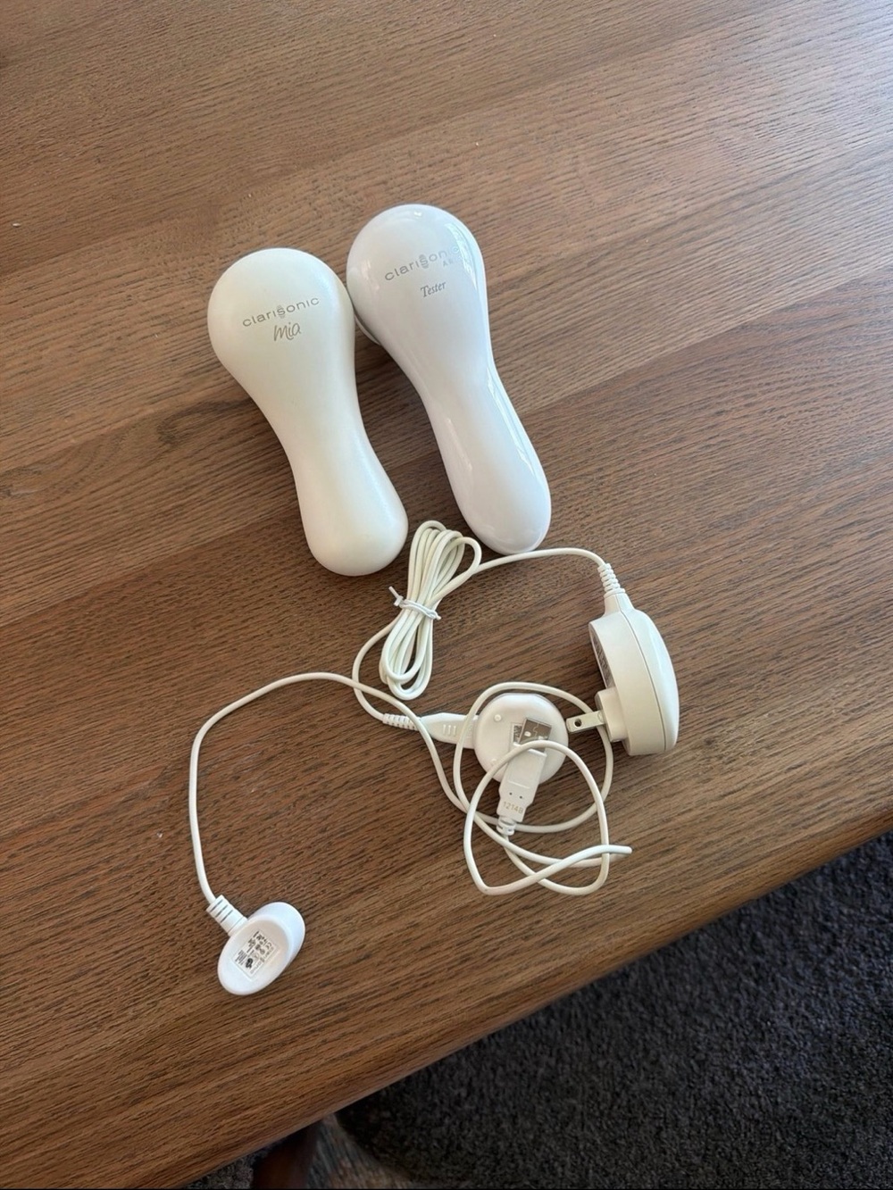 Clarisonic White Mia and Aria Facial Cleansing Brushes with Chargers